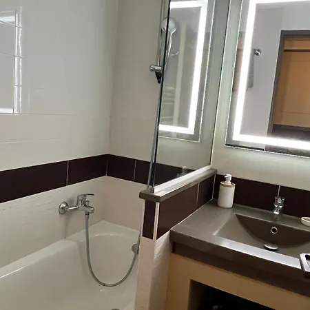 Superbe Vue Piscine Tennis Apartmán *